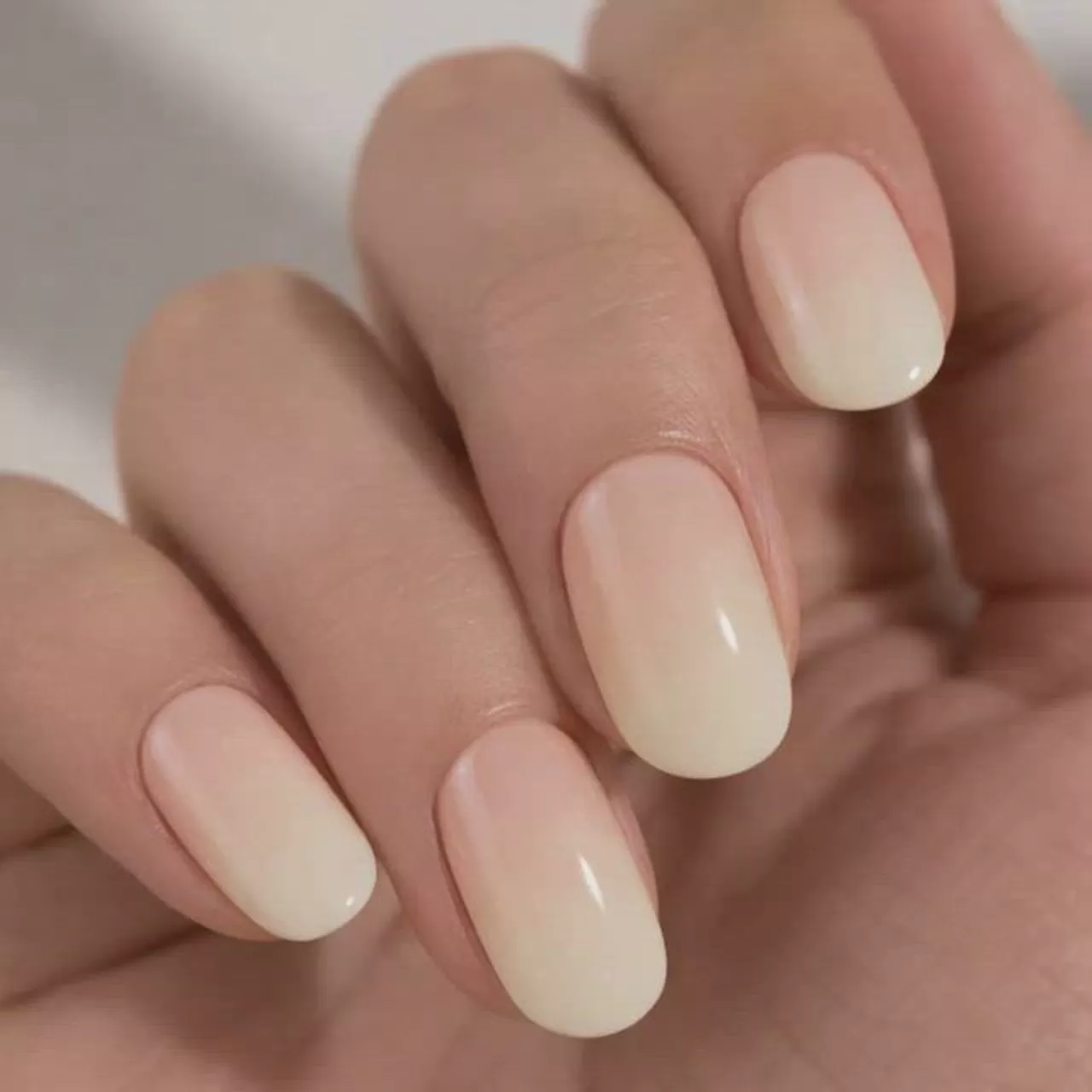 Mylee Gel Nail Wraps - Marshmallow Melt - Image 4
