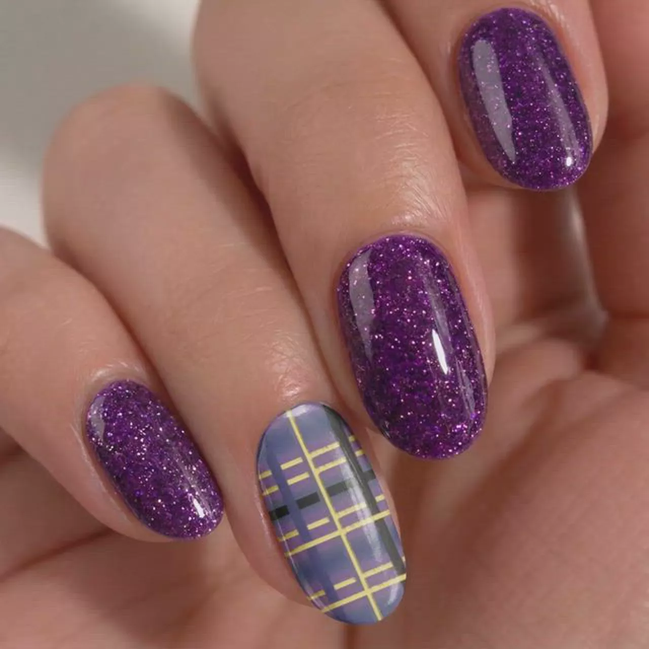 Mylee x Eilish McColgan Highland Haze Gel Nail Wraps - Image 3